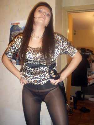 Amateur girls wearing panties under her sheer pantyhose